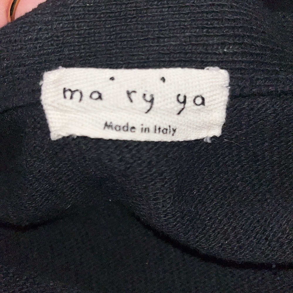 MA'RY'YA Cardigan Scollo A V Neck Sweater in Black. - Picture 7 of 8
